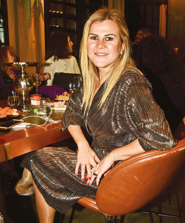 Yakın dostlarını ağırladı