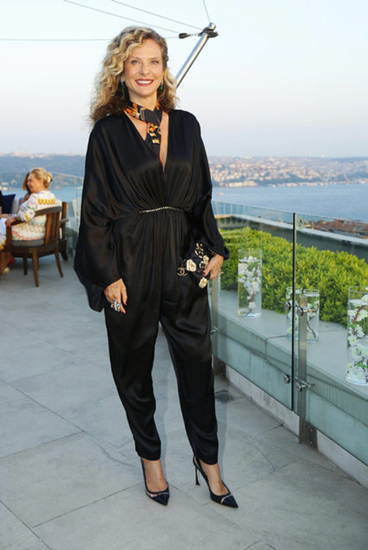 Esra Oflaz Güvenkaya tarzı