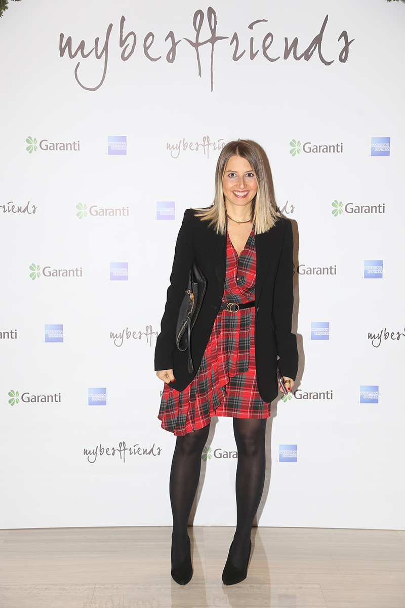 Mybestfriends 'ICONICS' koleksiyonu daveti