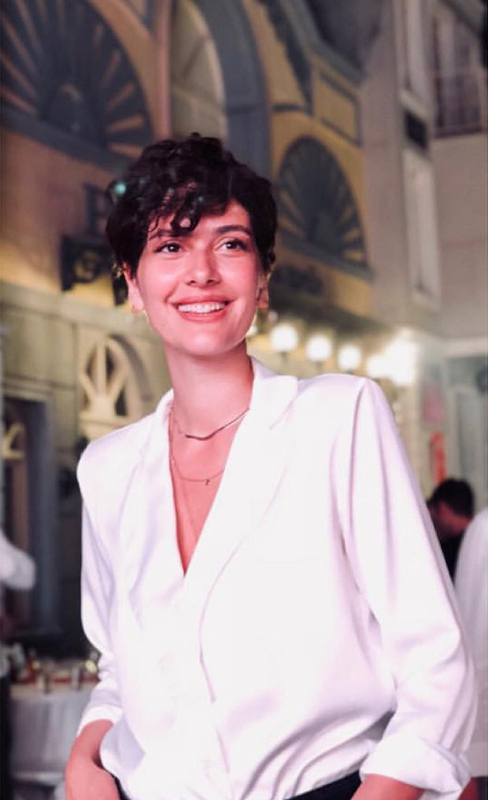 Bergüzar Korel'in yeni yıl dileği
