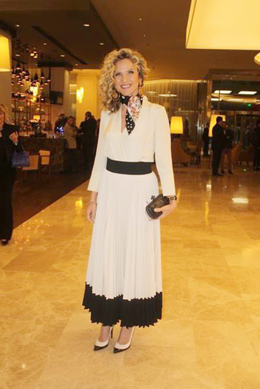 Esra Oflaz Güvenkaya tarzı