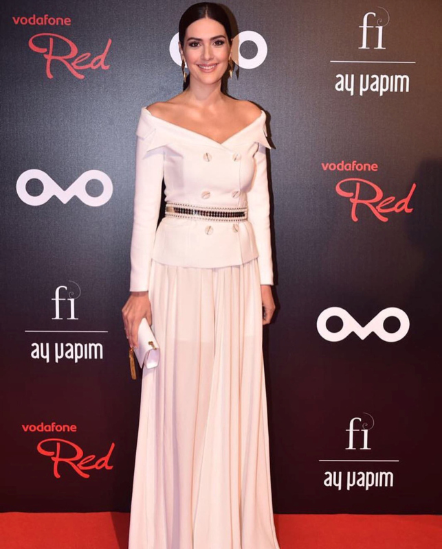 Bergüzar Korel'in yeni yıl dileği