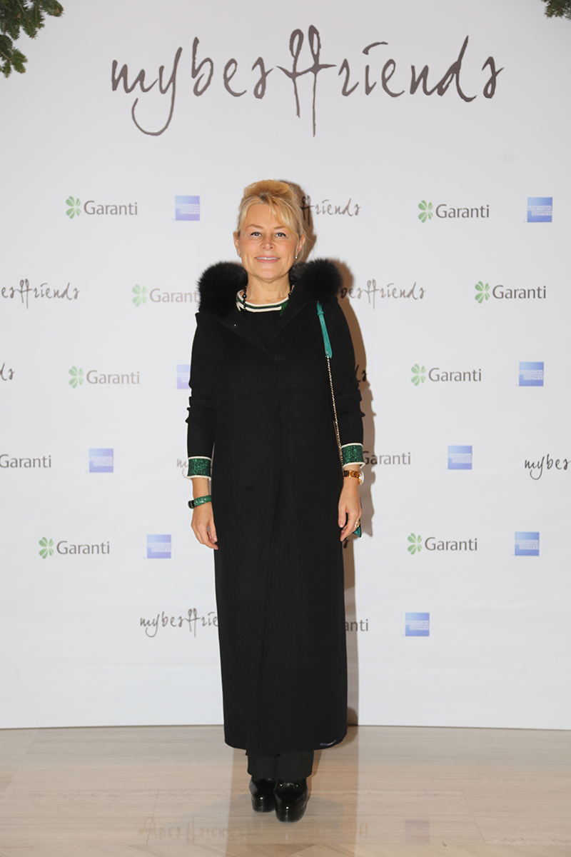 Mybestfriends 'ICONICS' koleksiyonu daveti