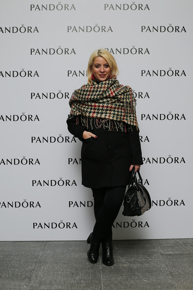 Yılbaşı koleksiyonunu birlikte incelediler