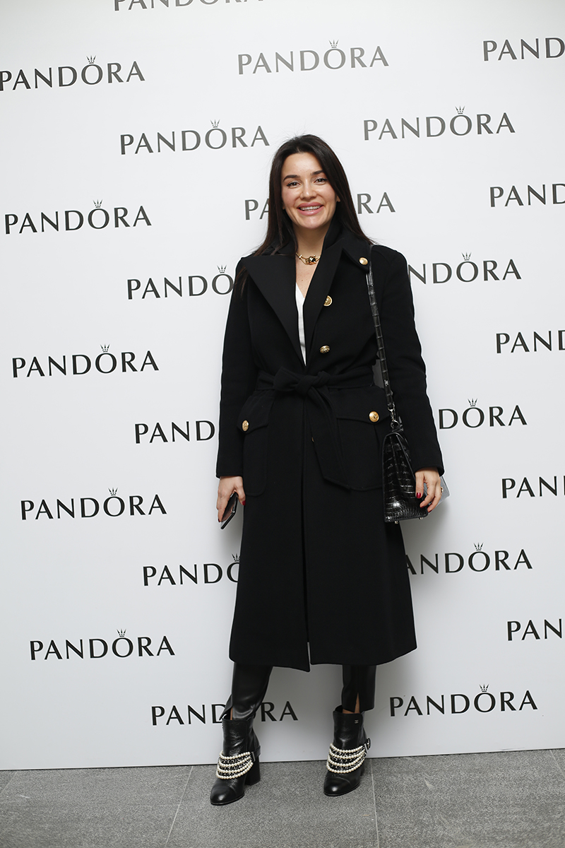 Yılbaşı koleksiyonunu birlikte incelediler