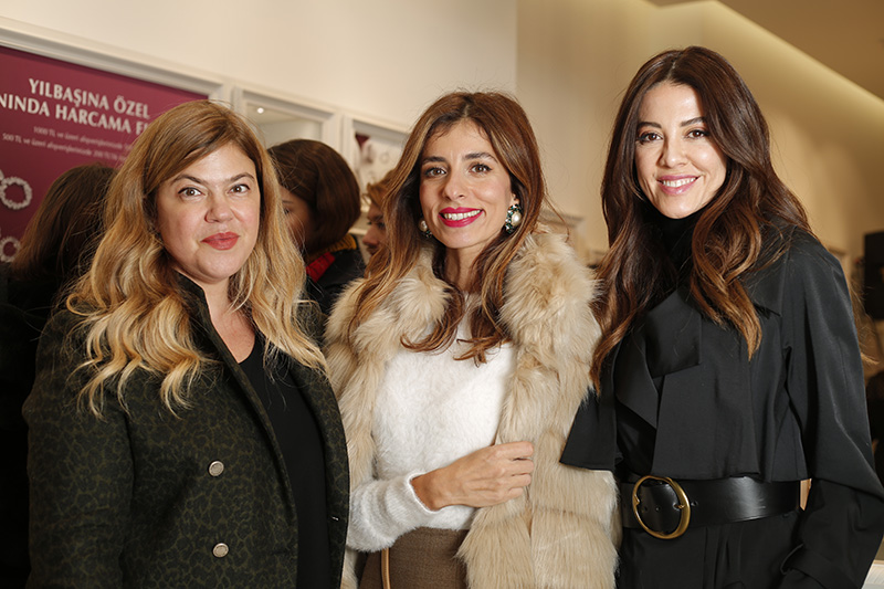 Yılbaşı koleksiyonunu birlikte incelediler