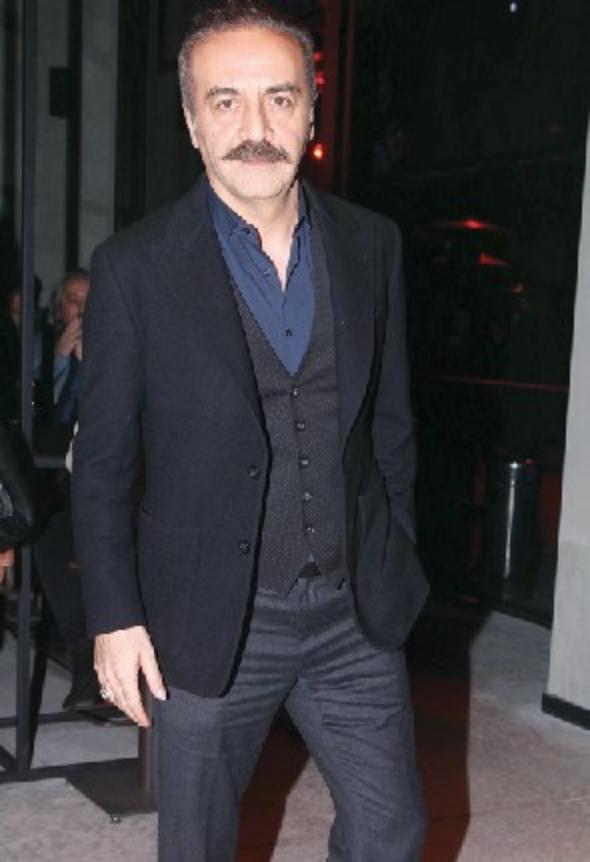 Cem Yılmaz ve Defne Samyeli, Şener Şen'i izledi