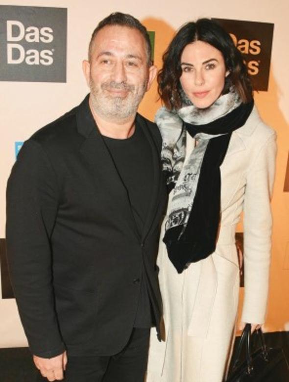 Cem Yılmaz ve Defne Samyeli, Şener Şen'i izledi