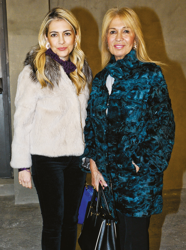 Yeni galeriye görkemli açılış