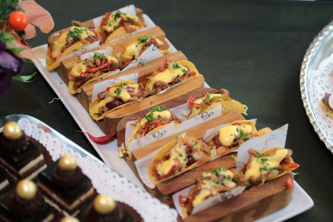 Sedef İybar'ın davetinde bir araya geldiler 