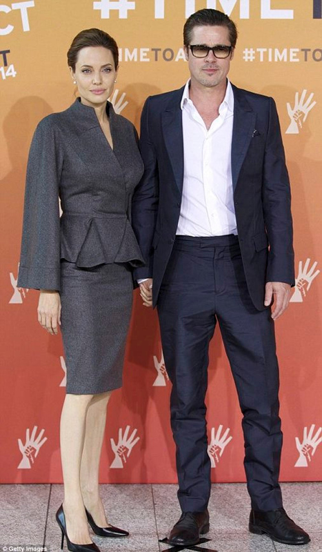 Çocukları Brad Pitt'e sırt çevirdi