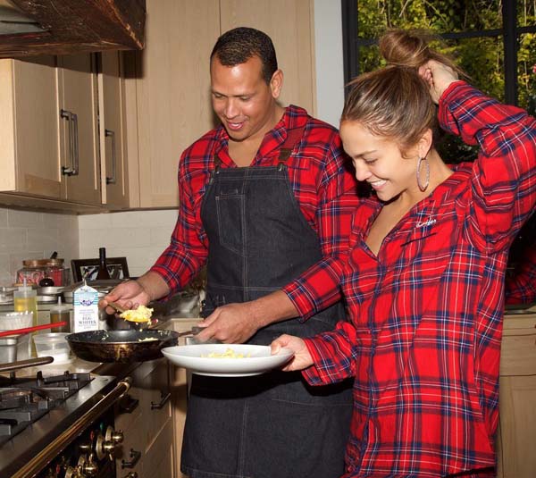 Ünlülerin En Çok Beğenilen Yılbaşı Paylaşımları