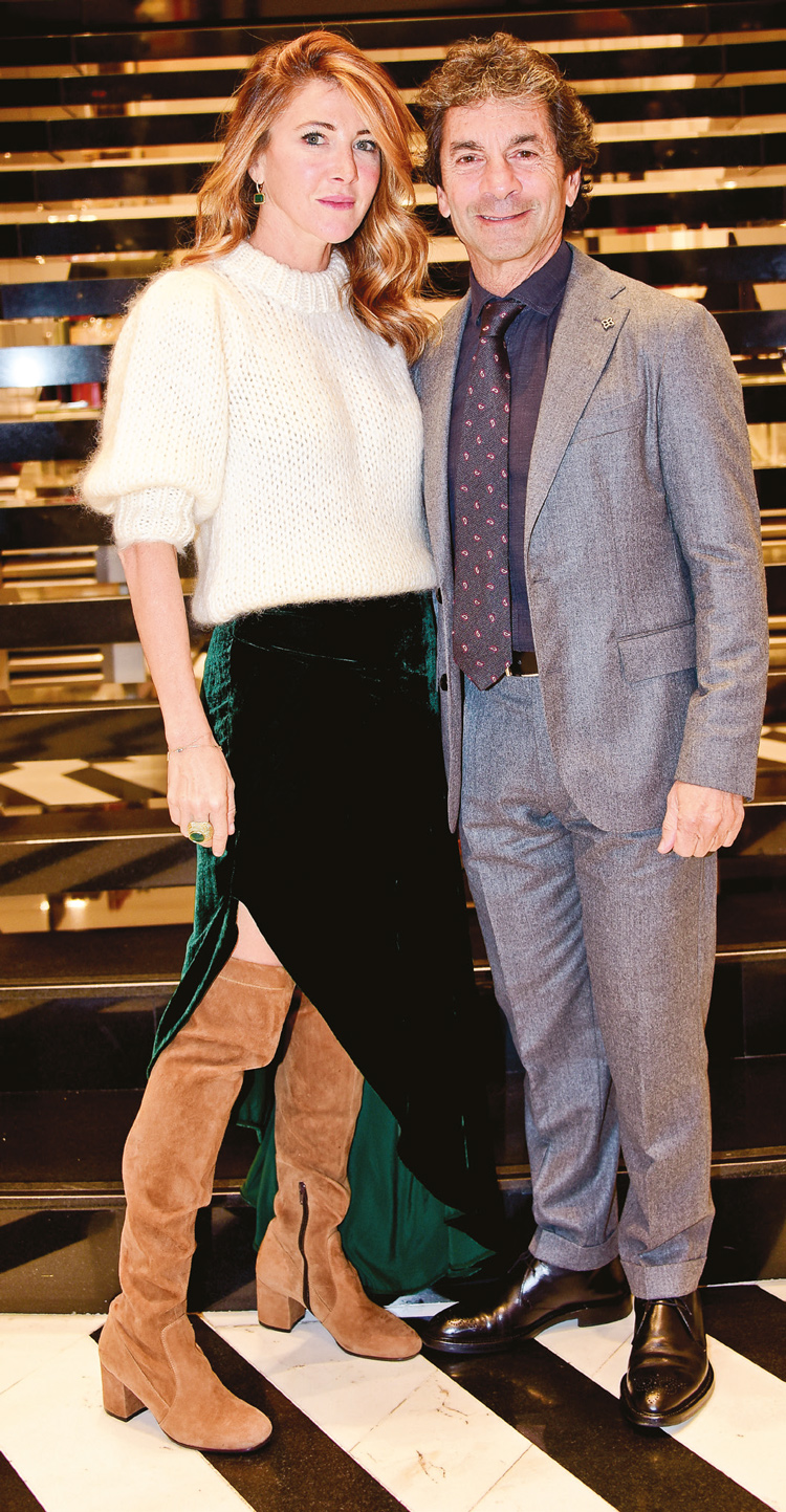 Sanatçılardan kar küresi