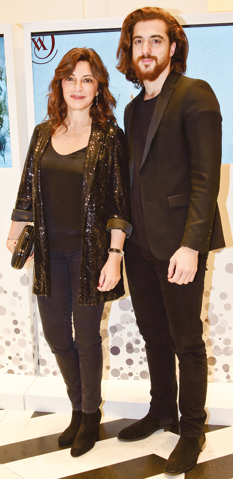 Sanatçılardan kar küresi