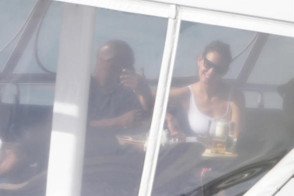 Katie Holmes, çok mutlu