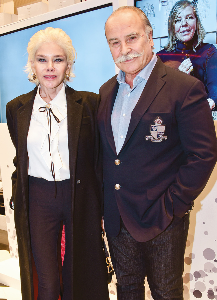 Sanatçılardan kar küresi