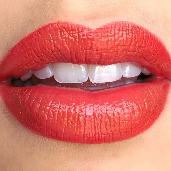 Kozmetikte yılın rengi: Canlı mercan