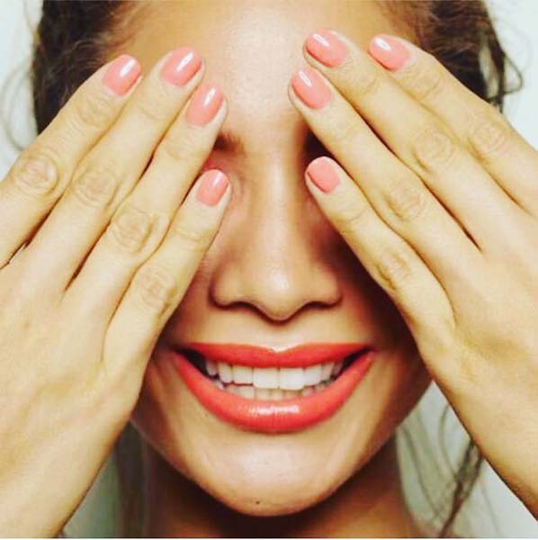 Kozmetikte yılın rengi: Canlı mercan