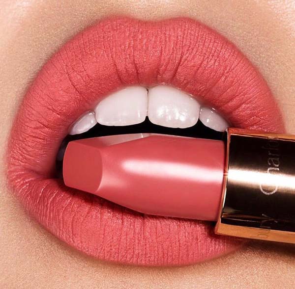 Kozmetikte yılın rengi: Canlı mercan