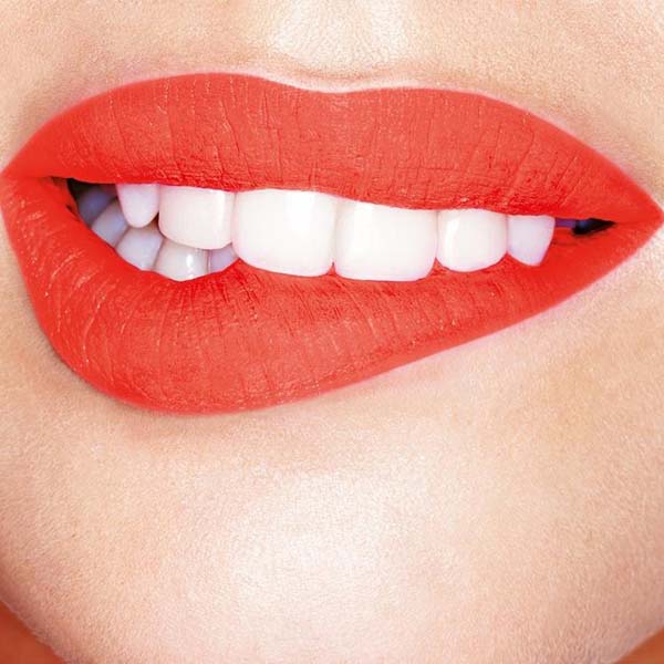 Kozmetikte yılın rengi: Canlı mercan