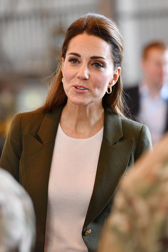 Kate Middleton neden yaşlı görünüyor?