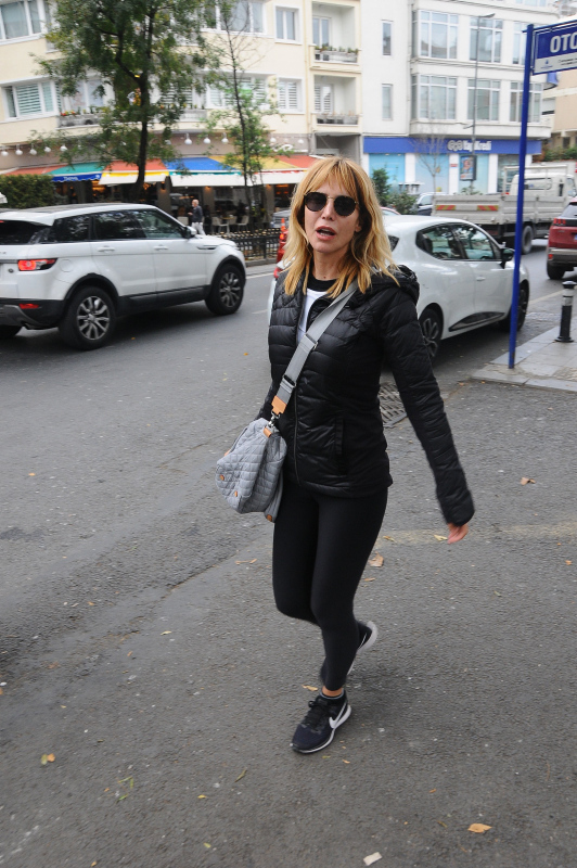 Elif Dürüst ışıltısı