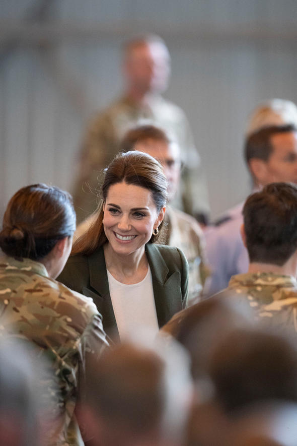 Kate Middleton neden yaşlı görünüyor?