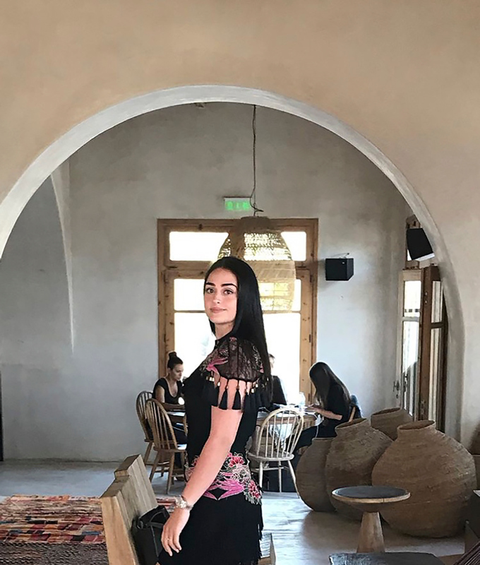 Esra Bilgiç Töre, Londra yolcusu