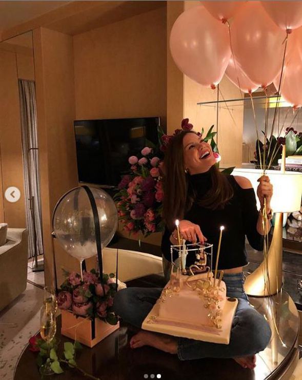 Ebru Şallı 42 yaşında girdi