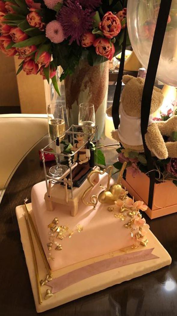 Ebru Şallı 42 yaşında girdi