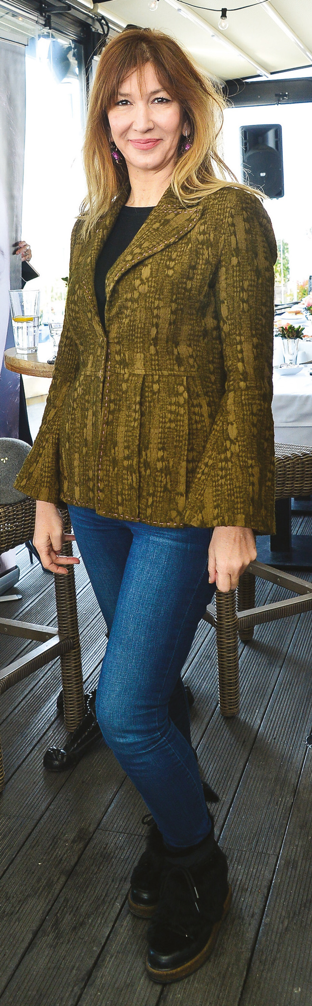 Yeni kitabını davetle tanıttı