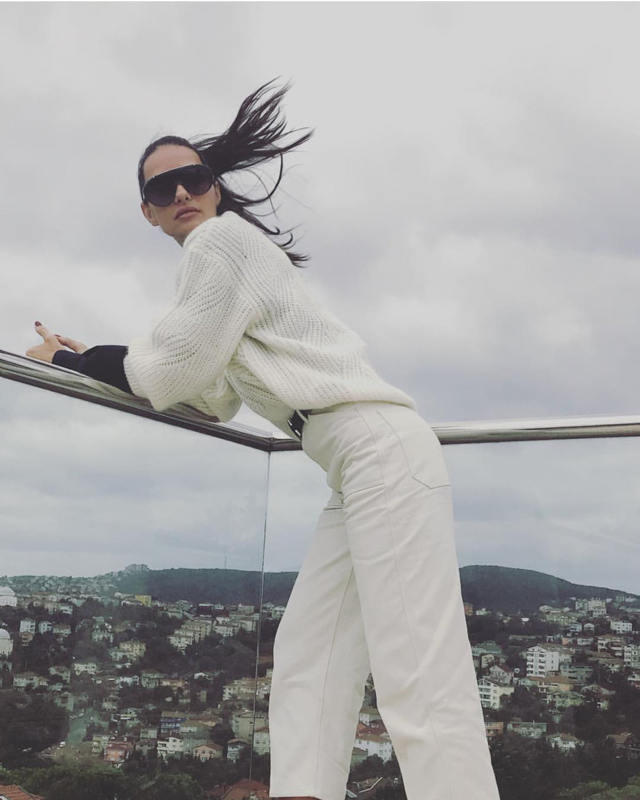 Yasemin Özilhan bugün 34 yaşına bastı