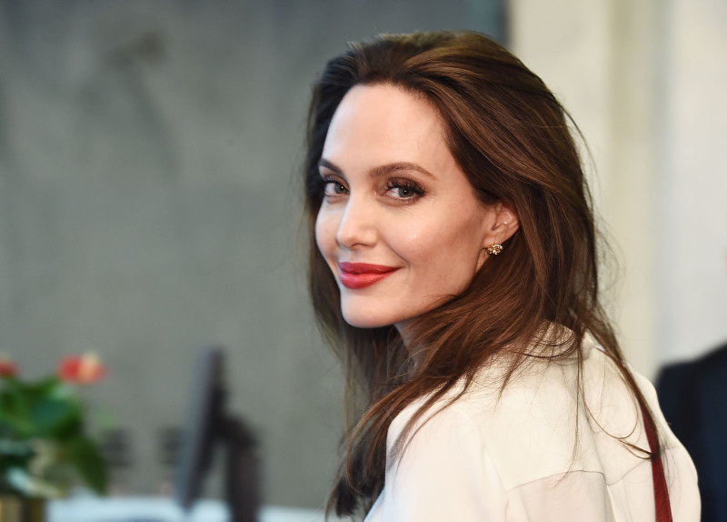 Angelina Jolie, beyazperdeye geri dönüyor