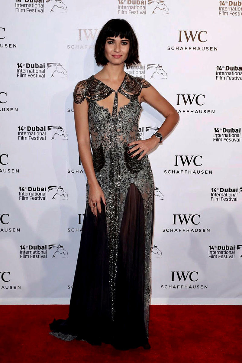 Tuba Büyüküstün'den sevgilisi Umut Evirgen'e büyük destek