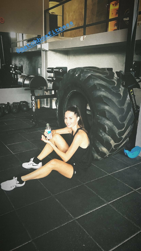 Yasemin Özilhan kusursuz fiziğini spora borçlu