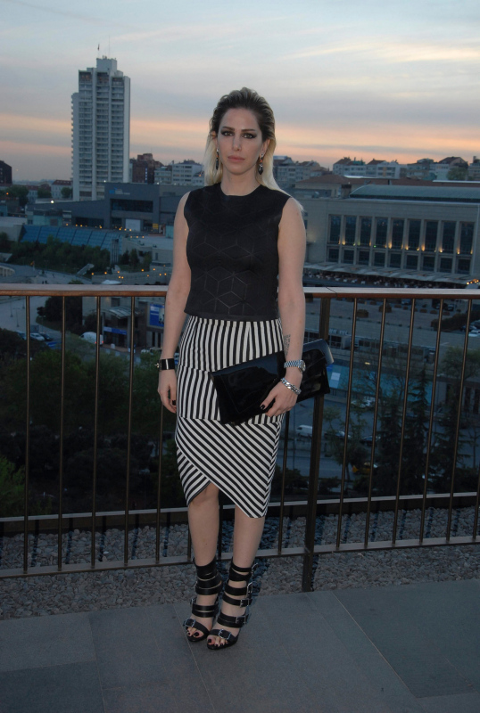 Selin İmer'in yıllar önceki hali çok şaşırttı