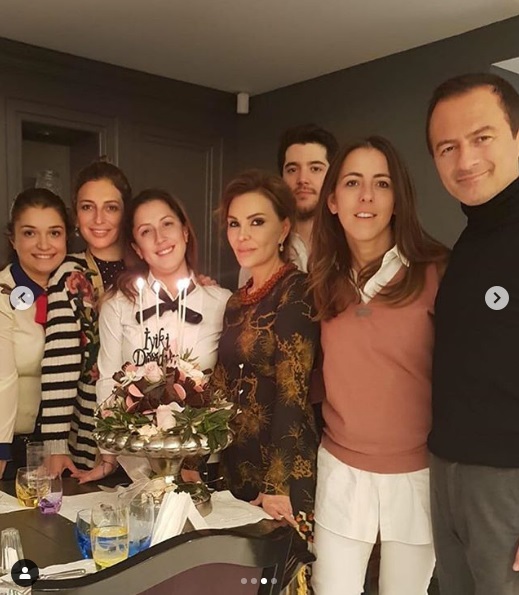 Feryal Gülman'a sürpriz doğum günü partisi