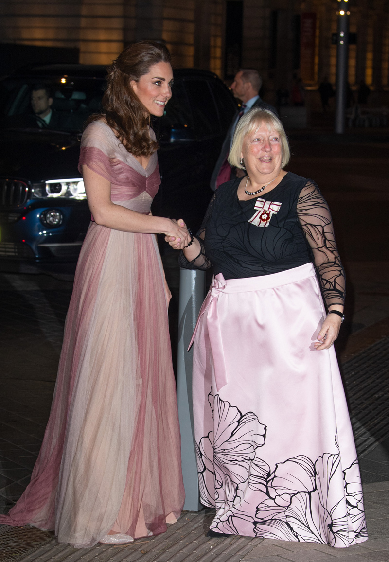 Gala da Kate Middleton şıklığı