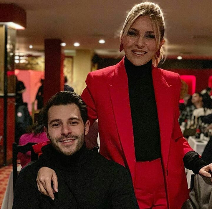 28. yaşını ailesiyle kutladı