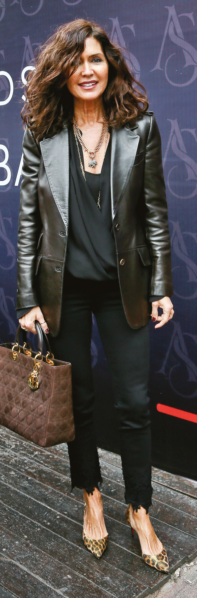 Üçüncü mağazasını açtı