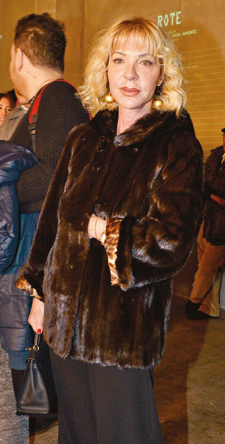 Sanatseverleri buluşturan sergi