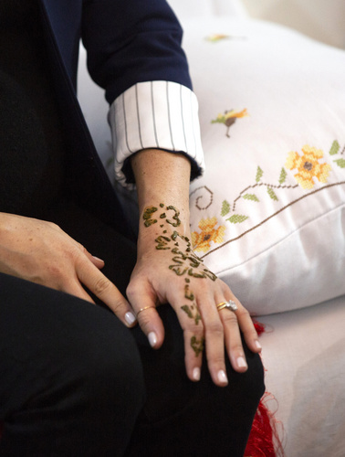 Meghan Markle, ellerine kına yaptırdı