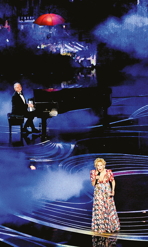 Sürprizlerle dolu bir tören