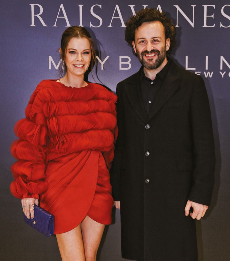 Tasarımcı kardeşlerden görkemli defile