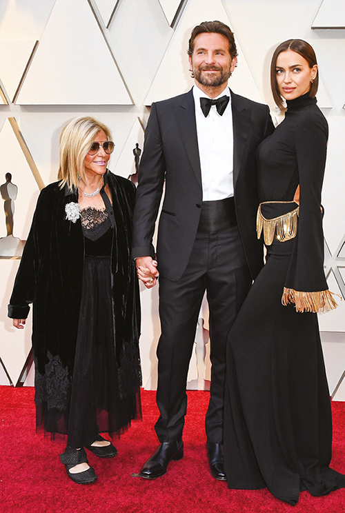 Sürprizlerle dolu bir tören