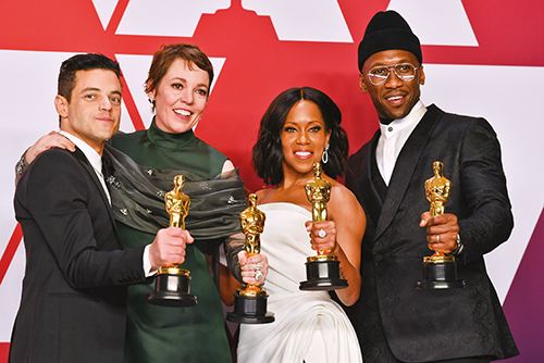 Sürprizlerle dolu bir tören