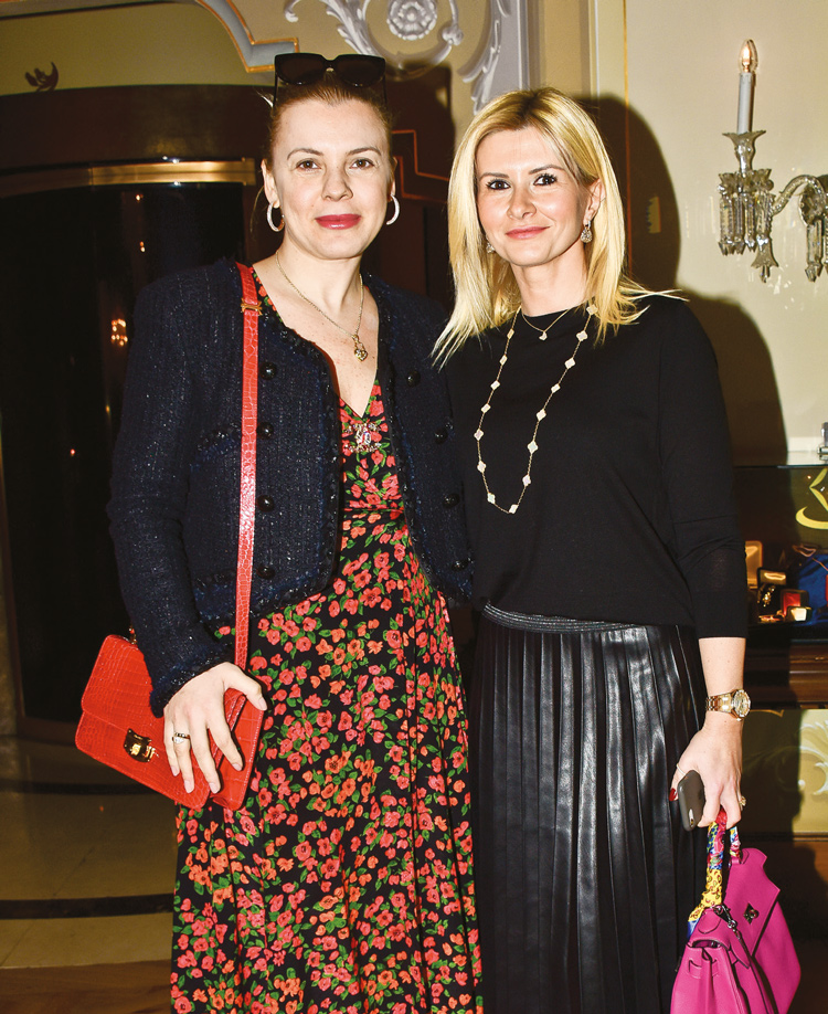 Yeni markaya renkli davet