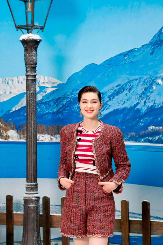 Karl Lagerfeld'in son defilesinde mankenler gözyaşlarına hakim olamadılar