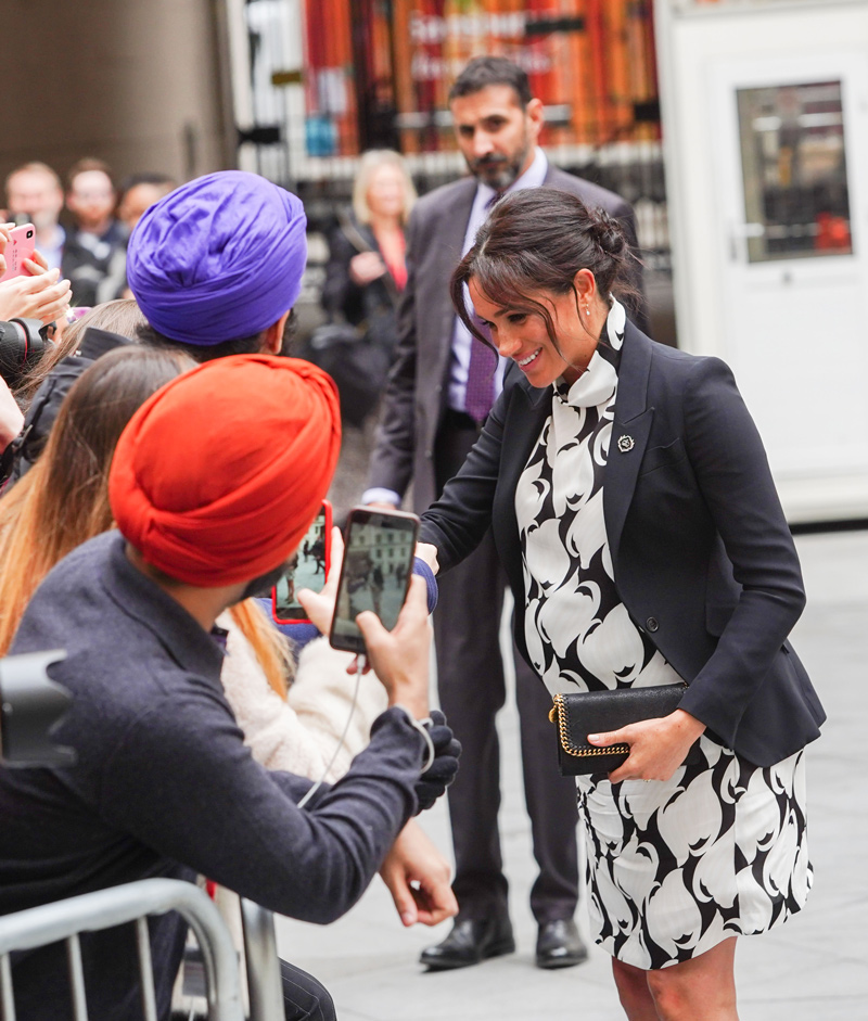 Feminizmin embriyonik tekmelerini hissediyorum