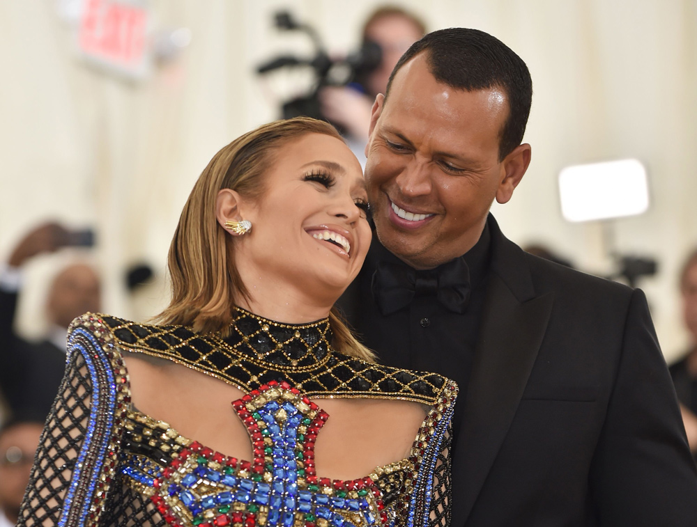 Jennifer Lopez ve Alex Rodriguez nişanlandı